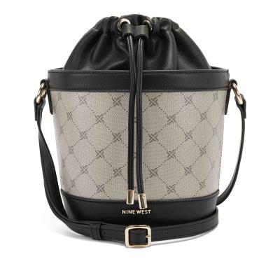 Nine West Laylin Drawstring Bucket Schwarz | 8249IHCGR